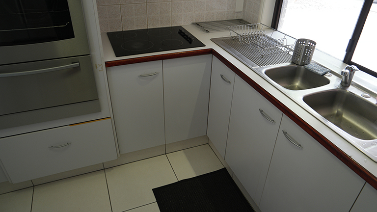 Kitchen, Samsung wall oven, cooktop, double sink, mixer tap