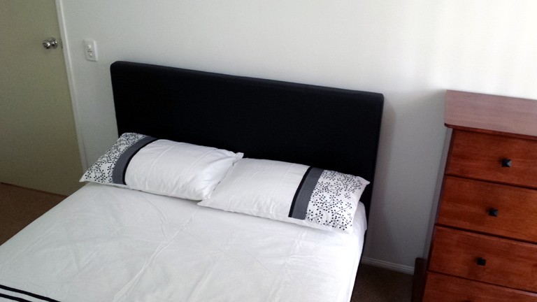Room 5 - double bed